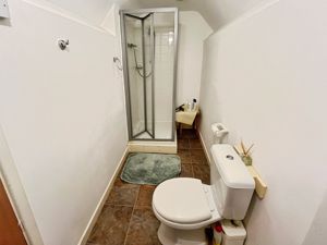 En suite to bed 2- click for photo gallery